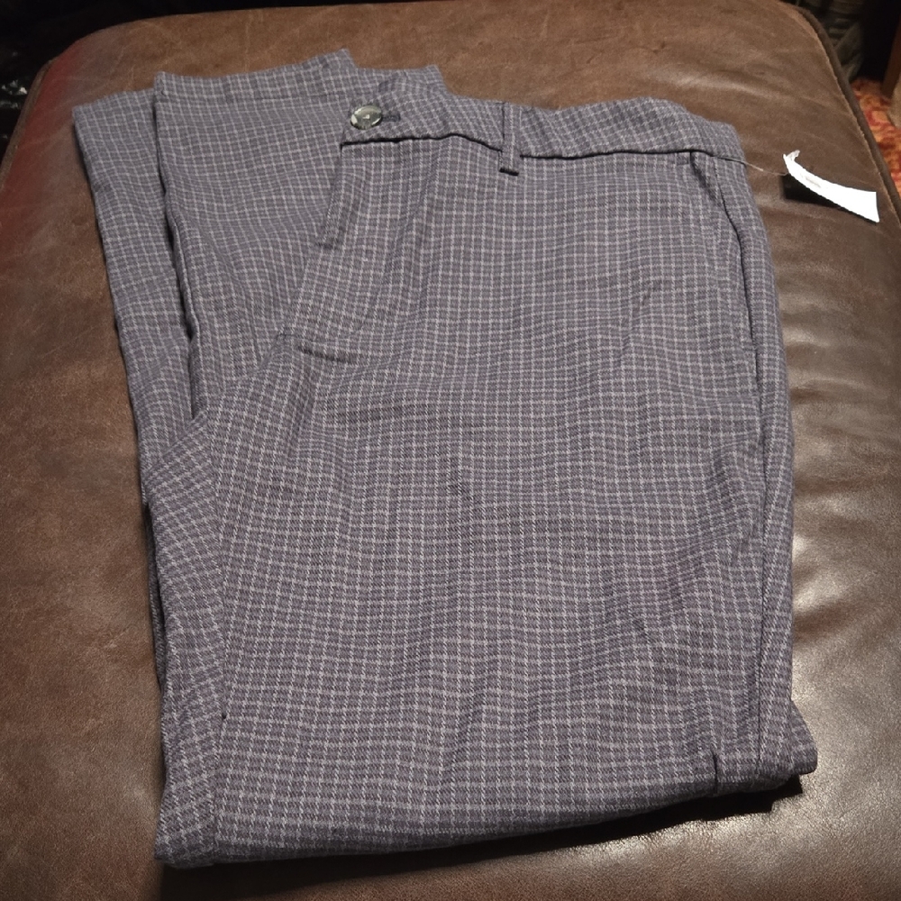 Old Navy Men's Dark Gray Plaid Pants